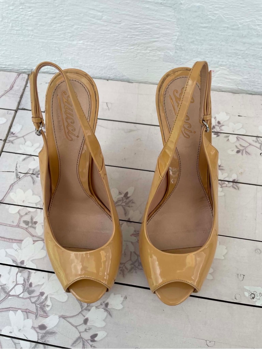 Gucci Beige Patent Leather Peep-Toe Slingback Heels